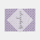 Pastel Paars Grey Quatrefoil Patroonscriptnaam Fleece Deken (Voorkant (Horizontaal))