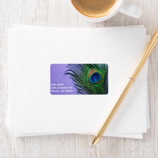 Pastel Paars Peacock Feather nog LIfe Etiket (Insitu)