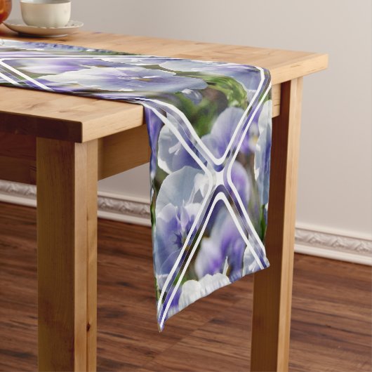 Pastel Pansies Korte Tafelloper (Voorbeeld)