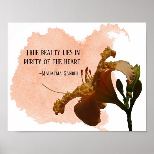 Pastel Peach Daylily True Beauty Gandhi Quote Poster (Voorkant)