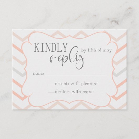 Pastel Peach en Grey Zig Zag RSVP Informatiekaartje (Voorkant)