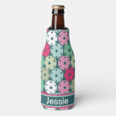 Pastel Pickleballen op donkergroen, met naam Flesjeskoeler (Fles Voorkant)