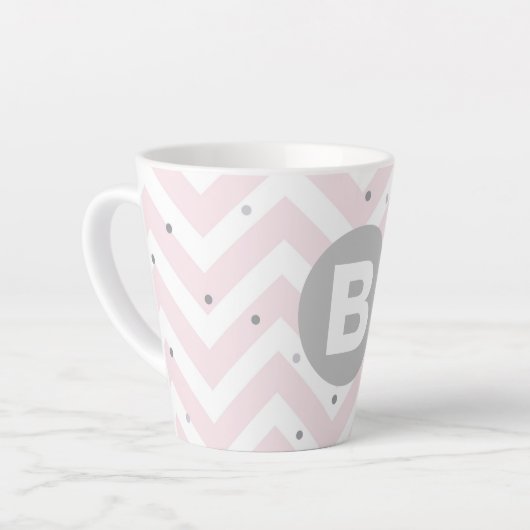 Pastel Pink Chevron and Dots Grey Monogram Latte Mok (Linkerhoek)