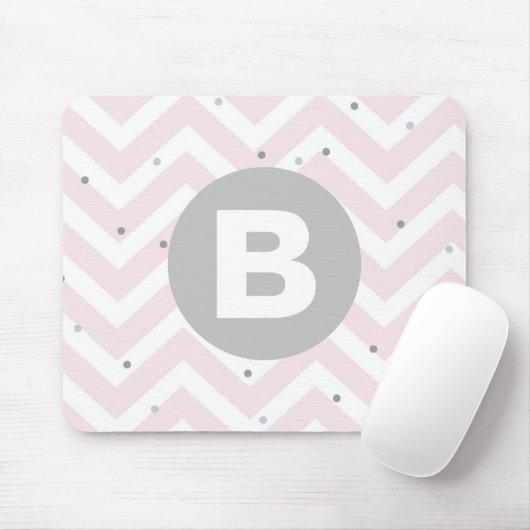 Pastel Pink Chevron and Dots Grey Monogram Muismat (Met muis)