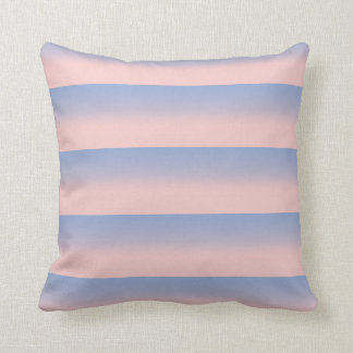 Pastel Pink en Sky Blue striped ombre Kussen