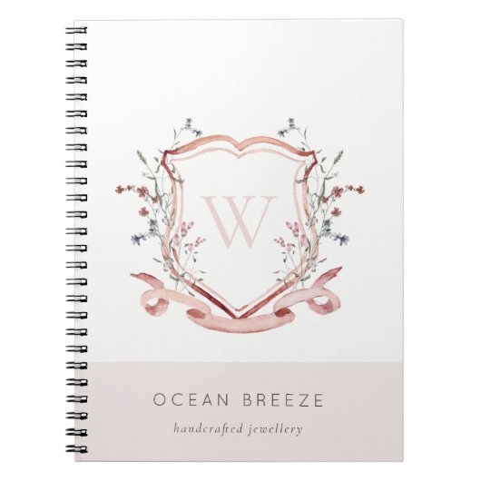 Pastel Pink Wildflower Waterverf Crest Monogram Notitieboek (Voorkant)