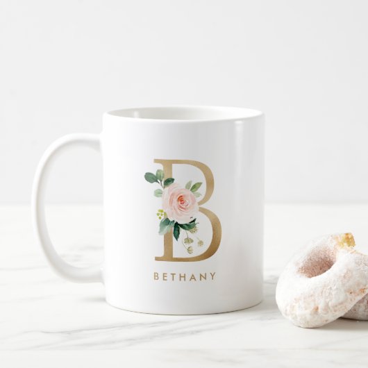 Pastel pioen bloem letter b goudfolie monogram koffiemok (Met donut)