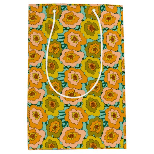 Pastel Poppies Wrapping Paper Bag Medium Cadeauzakje (Voorkant)