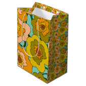Pastel Poppies Wrapping Paper Bag Medium Cadeauzakje (Achterkant Gekanteld)