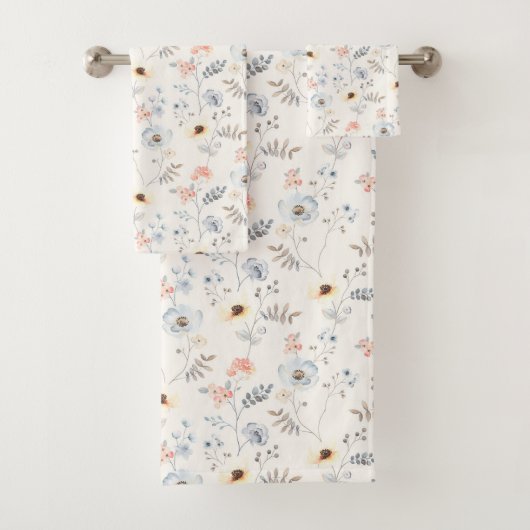 Pastel Poppy Floral Garden Pattern Bad Handdoek (Insitu)