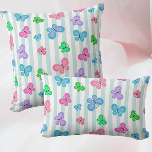 Pastel Quilty Vlinders op Blauwe Witte Streep Kussen