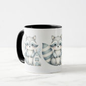 Pastel Raccoon Cottage Neutral Woodland Scene Mok (Voorkant links)