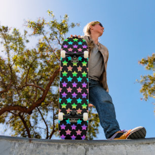 Pastel Rainbow Ombre Stars op zwarte achtergrond Persoonlijk Skateboard
