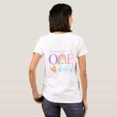 Pastel Rainbow ONEderful 1st Birthday Mums T-shirt (Achterkant volledig)