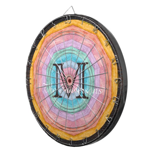 Pastel Rainbow Rustic Wood Tone Monogram Naam Dartbord (Voorkant Rechts)