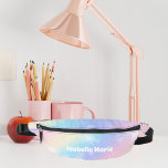 Pastel Rainbow Sparkle gepersonaliseerd Heuptasje<br><div class="desc">Personaliseer deze  pastel regenboog sparkle fanny pack beschikt over jouw naam in schattig wit schrijven. Dit magische ontwerp heeft een girly roze en paarse motief en mooie uitbarstingen van licht.</div>