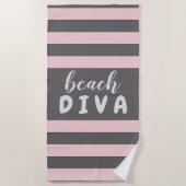 Pastel Red Stripes met Custom Text Beach DIVA Strandlaken (Voorkant)