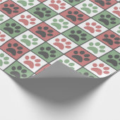 Pastel Rood en groen Paw Print Controleer Patroon Cadeaupapier (Hoek)
