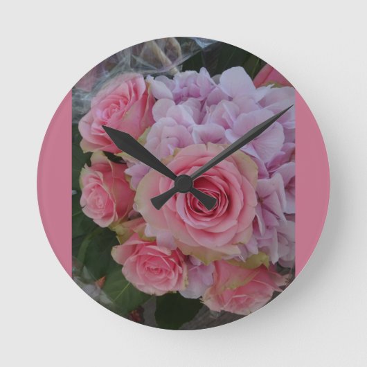 Pastel Roos en Hydrangea Flowers Wall Clock Ronde Klok (Voorkant)
