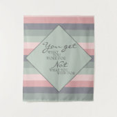 Pastel Roze Blauw Groen Striped Motivatie Gezegde Wandkleed (Voorkant)