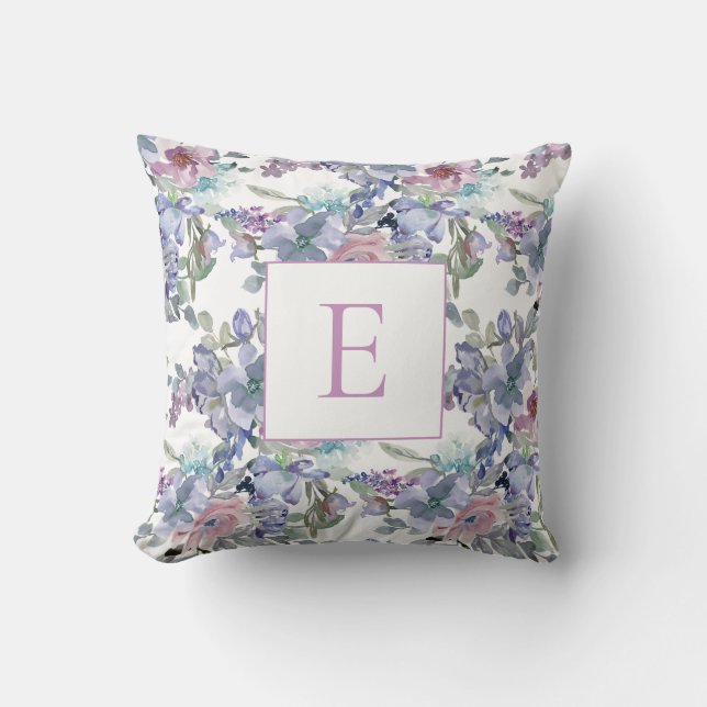 Pastel Roze Blauw Paarse Bloemen Witte Monogram Kussen (Voorkant)