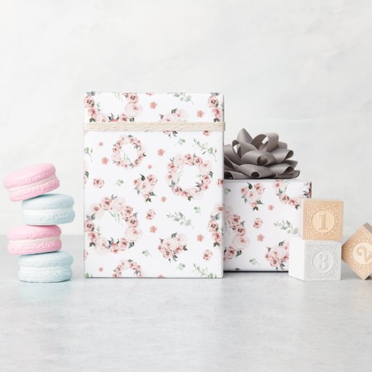 Pastel Roze Bloemenkrans Cadeaupapier (Baby Shower)