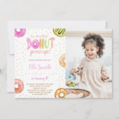 Pastel Roze Donut Birthday Invitatie met foto Kaart (Voorkant)