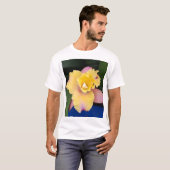 Pastel roze en gele orchidee t-shirt (Voorkant volledig)