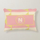 Pastel roze en gele vormen met monogramnaam accent kussen (Voorkant)