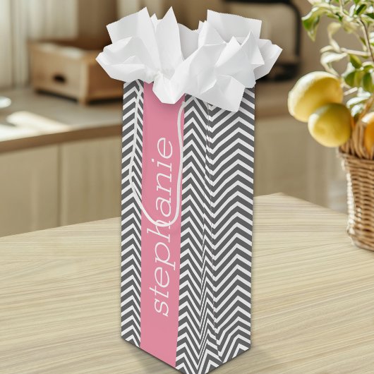 Pastel Roze en Grijze Chevrons Aangepaste naam Wijn Cadeautas