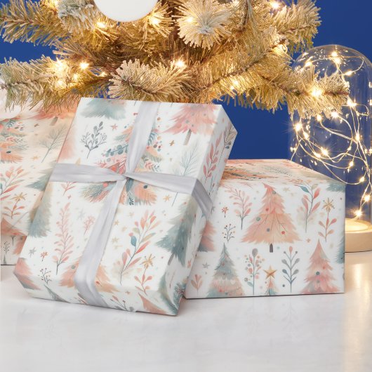 Pastel Roze en Groene Kerstbomen Cadeaupapier (Feestdagen)