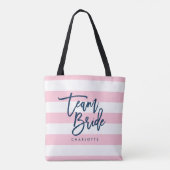 Pastel roze en witte strepen blauw team bruid tote bag (Achterkant)