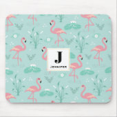 Pastel roze flamingo's groen patroon monogram muismat (Voorkant)