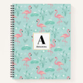Pastel roze flamingo's groen patroon monogram notitieboek (Voorkant)
