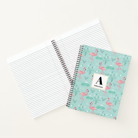 Pastel roze flamingo's groen patroon monogram notitieboek (Binnen)
