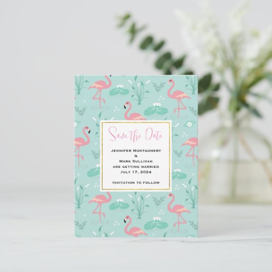 Pastel Roze Flamingo's Groen Patroon Save the Date Uitnodiging Briefkaart (Staand voorkant)