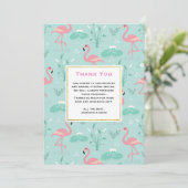 Pastel roze flamingo's op groene patroon bruiloft bedankkaart (Staand voorkant)