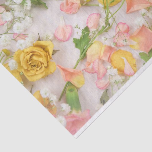 Pastel roze gele rozen tissuepapier (Detail)