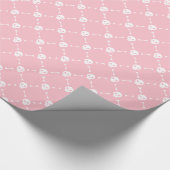 pastel roze halloween schedel crossbones print cadeaupapier (Hoek)