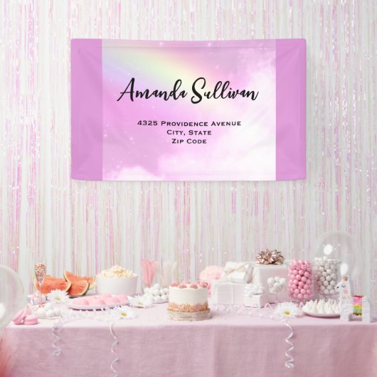 Pastel roze hemel met geel regenboog adres spandoek (Feest)