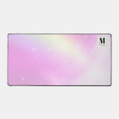 Pastel roze hemel met geel regenboog monogram bureaumat (Voorkant)