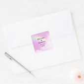 Pastel roze hemel met gele regenboog bruiloft vierkante sticker (Envelop)
