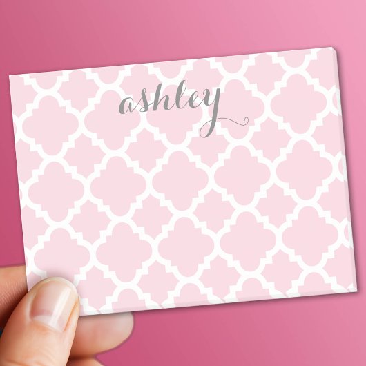 Pastel Roze Quatrefoil Patroon Persoonlijke naam Post-it® Notes
