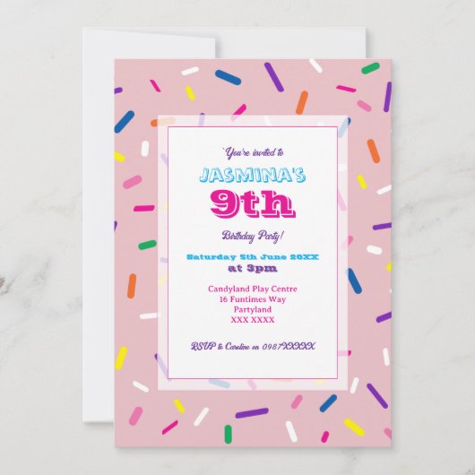 Pastel Roze Strooidecoratie Uitnodiging (Voorkant)