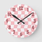 Pastel roze wit retro golvende checker patroon ronde klok (Voorkant)