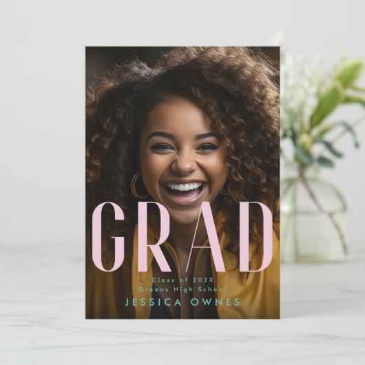 Pastel Roze Zee Groen High School Class 2024 Foto Aankondiging (Staand voorkant)