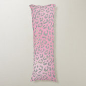 Pastel Roze Zilveren Luipaardprint Lichaamskussen (Voorkant Verticaal)