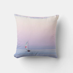 Pastel Seascape met een zeilboot Kussen