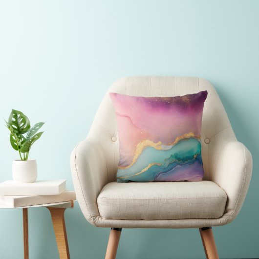 Pastel Serenity Watercolor Kussen met Gouden Ader (Stoel)