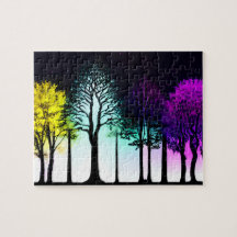 Pastel silhouet bomen onder donkere hemel